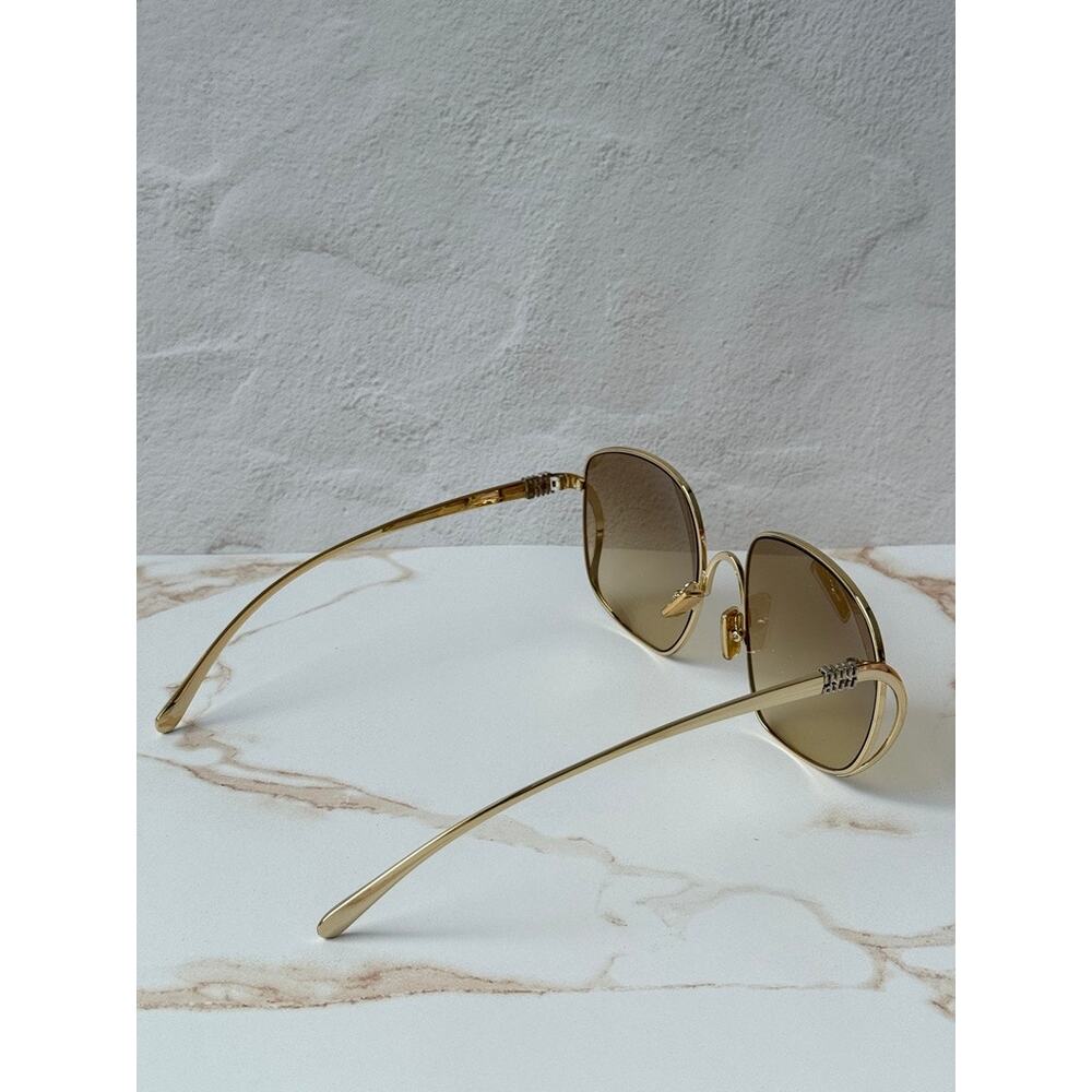 NEW Miu Miu MU A57S Oversized Sunglasses in Gold Brown $637 - Picture 6 of 7